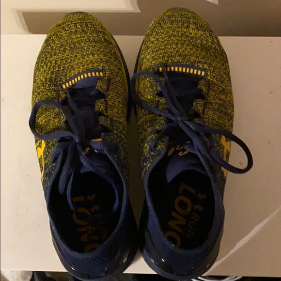 Under Armour shoes - Picture 3 of 4